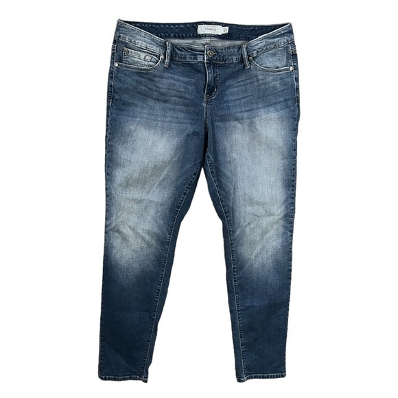 Torrid Women's Mid Rise Comfort Stretch Medium Wash Jeans Size‎ 16XT - Picture 1 of 6